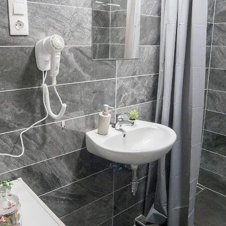 K105 Klapka * Budapest